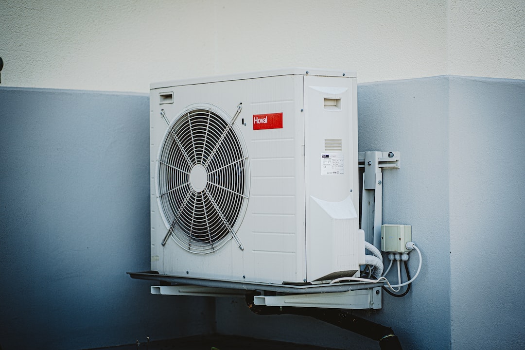 Klimatyzacja – Chłodzący Oddech Technologicznego Ukojenia