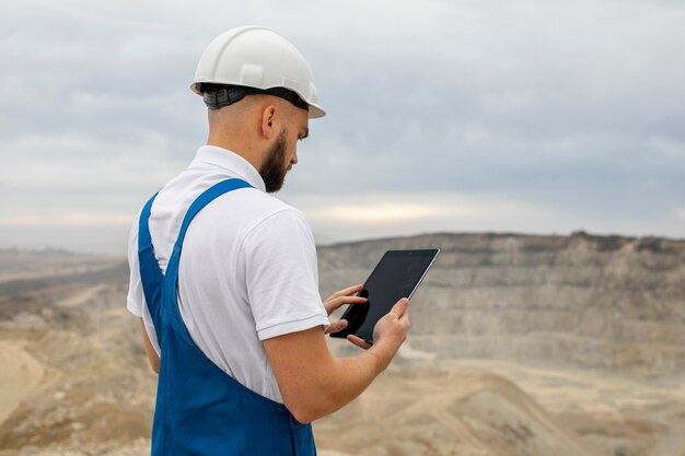 Nowoczesne technologie w monitoringu placów budowy: Jak zwiększają bezpieczeństwo i efektywność pracy